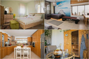 Cozy Room in our Lovely Apartment with Home SPA and view, Haifa